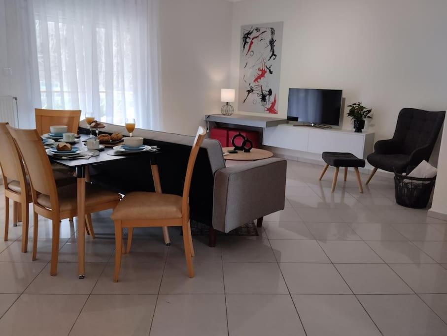 Sun@home Apartmán Néoi Epivátai
